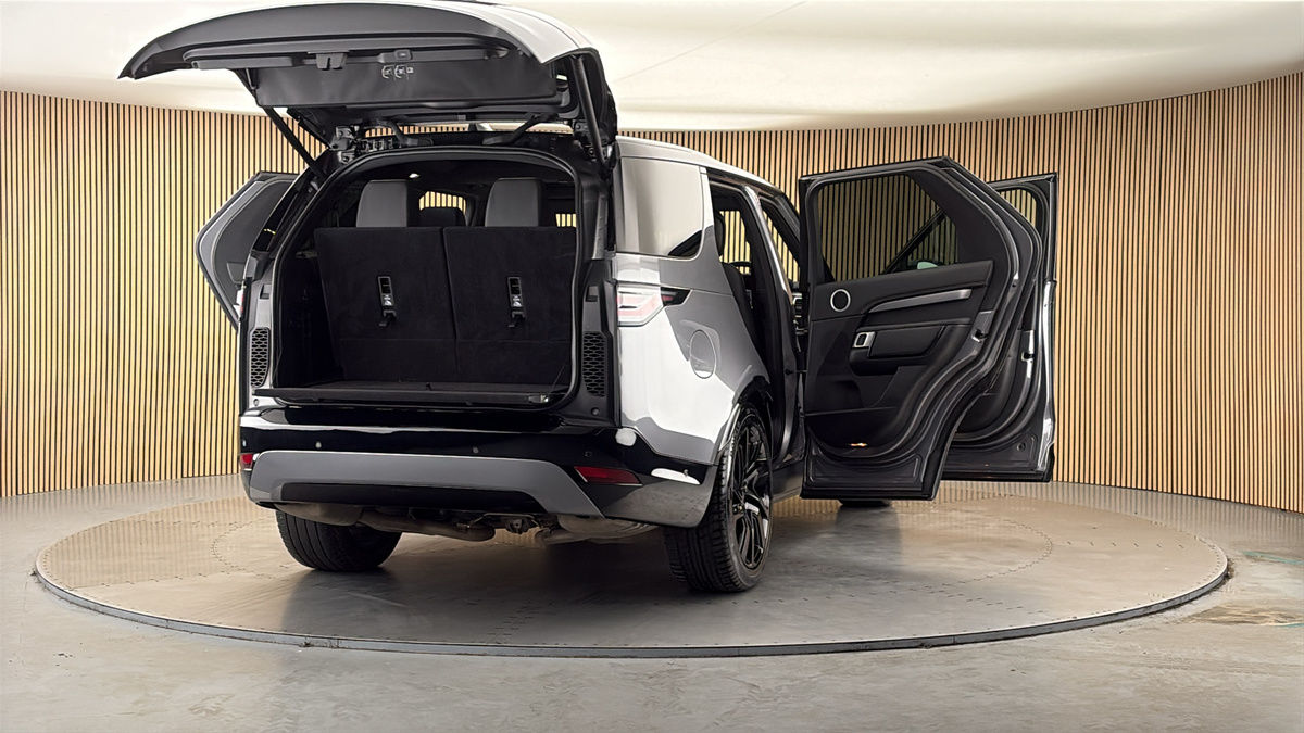 More views of Land Rover Discovery