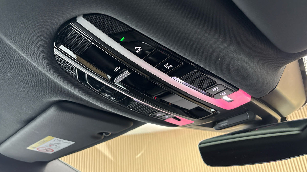 Porsche Cayenne Image 34