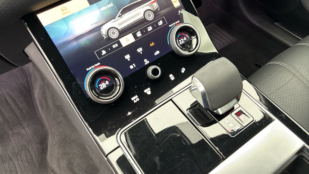 Land Rover Range Rover Velar Image 6