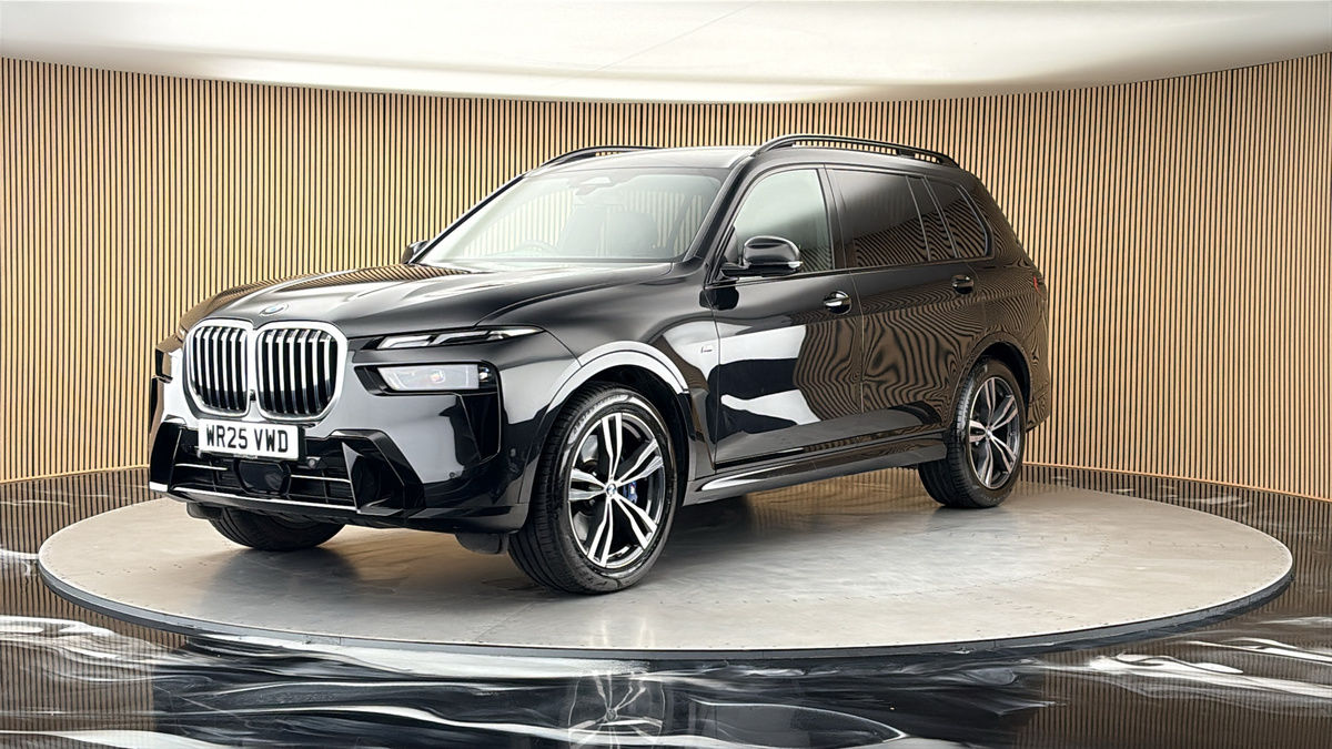 More views of BMW X7
