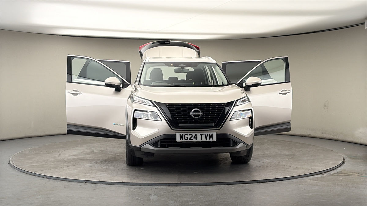 More views of Nissan X-Trail