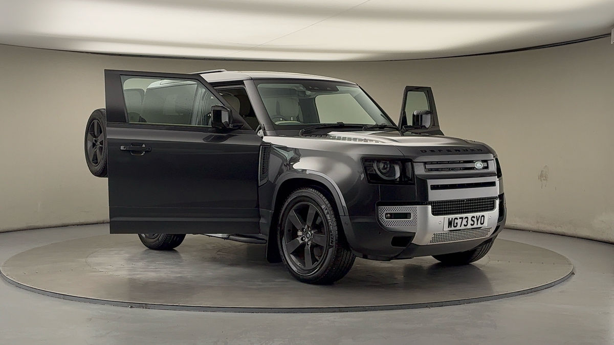 More views of Land Rover Defender 90