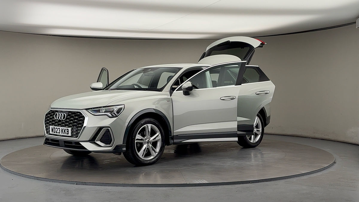 Audi Q3 Image 22