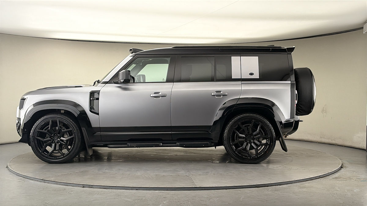 Land Rover Defender 110 Urban Image 15