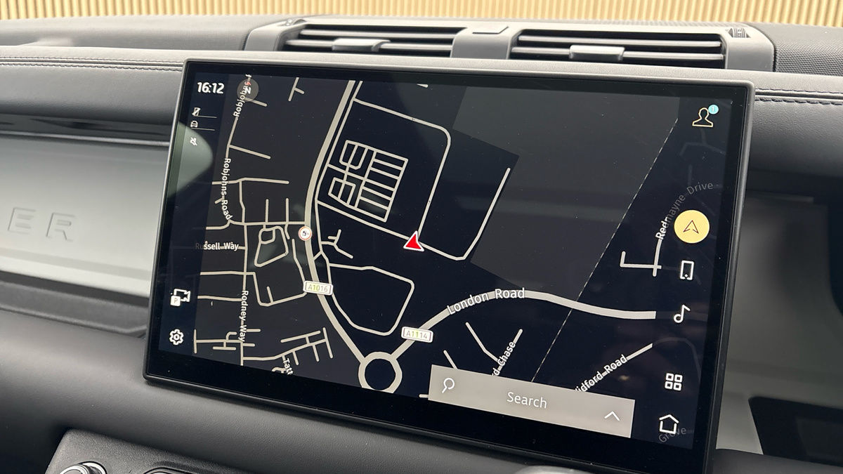 Land Rover Defender 90 Image 17