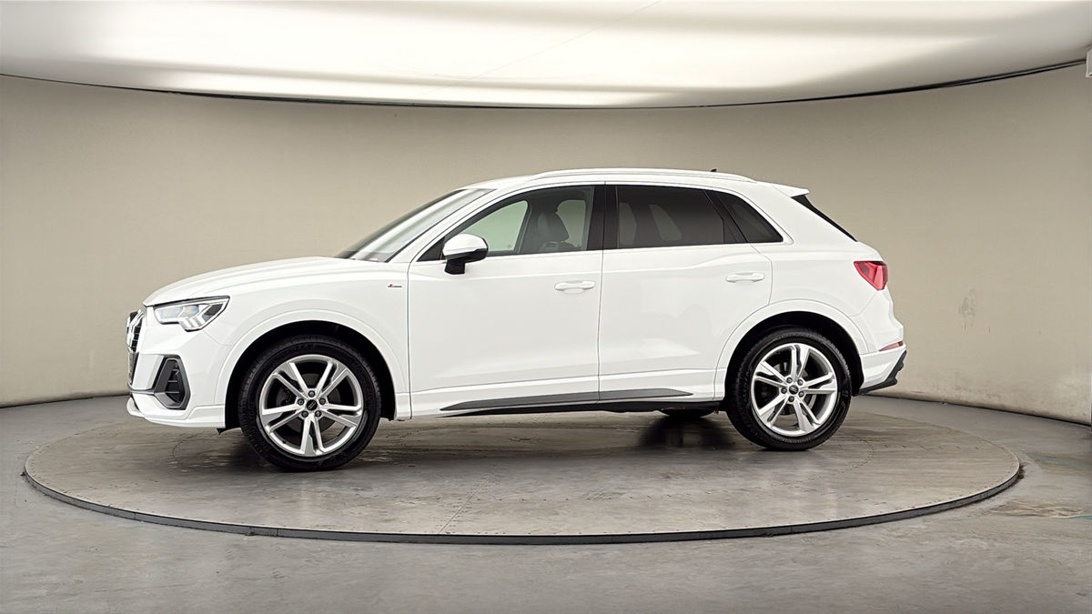 More views of Audi Q3