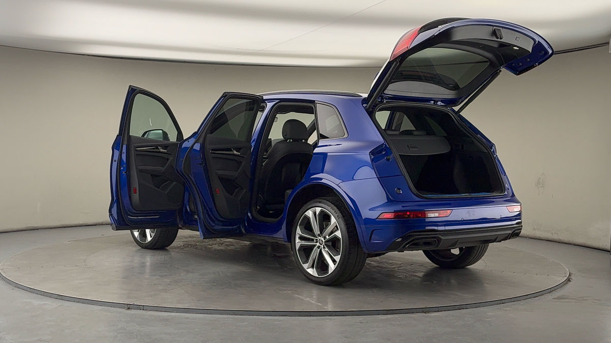 More views of Audi Q5