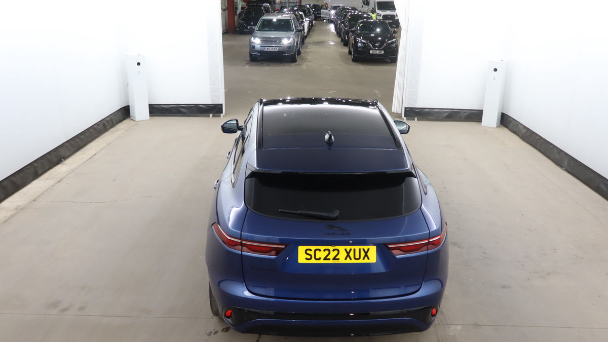 Jaguar F-PACE Image 8
