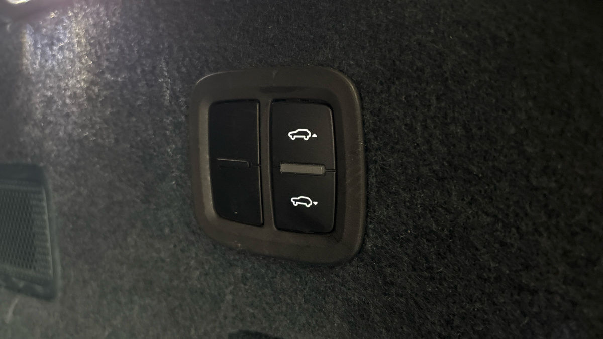 Porsche Cayenne Image 38