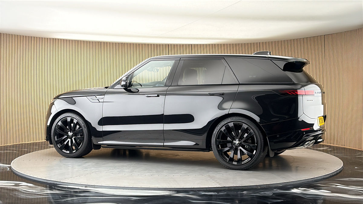 More views of Land Rover Range Rover Sport