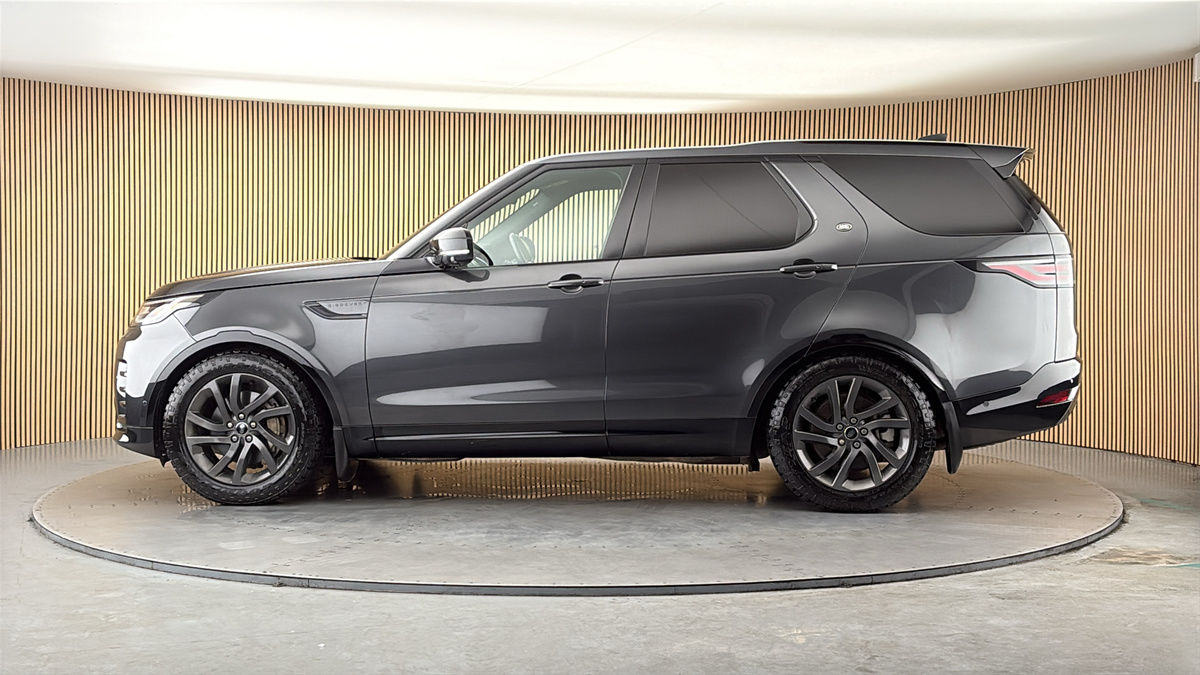 More views of Land Rover Discovery