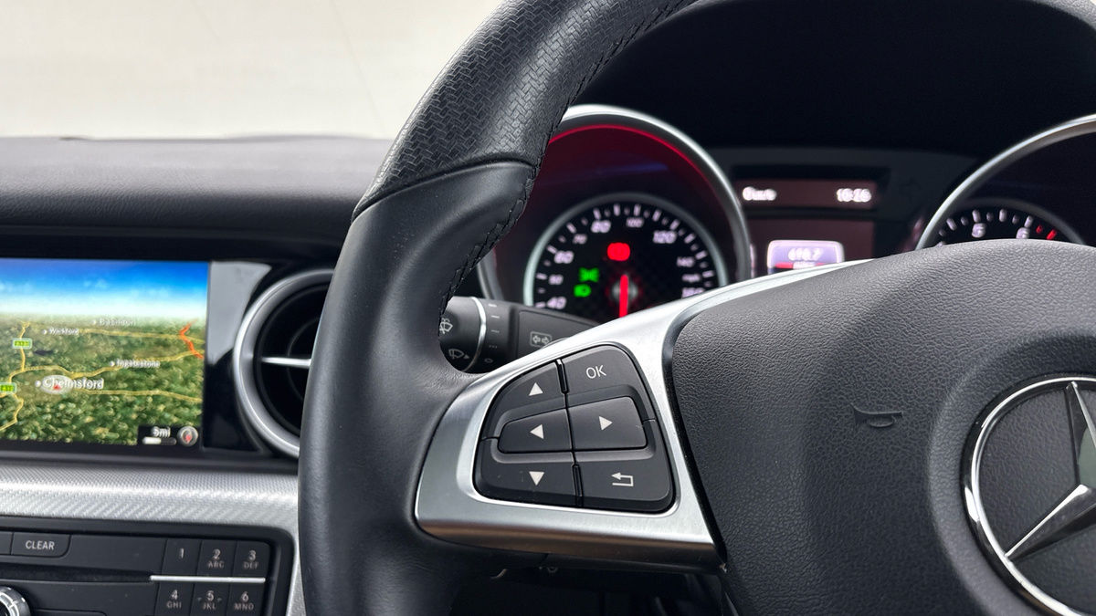 Mercedes-Benz SLC Image 13