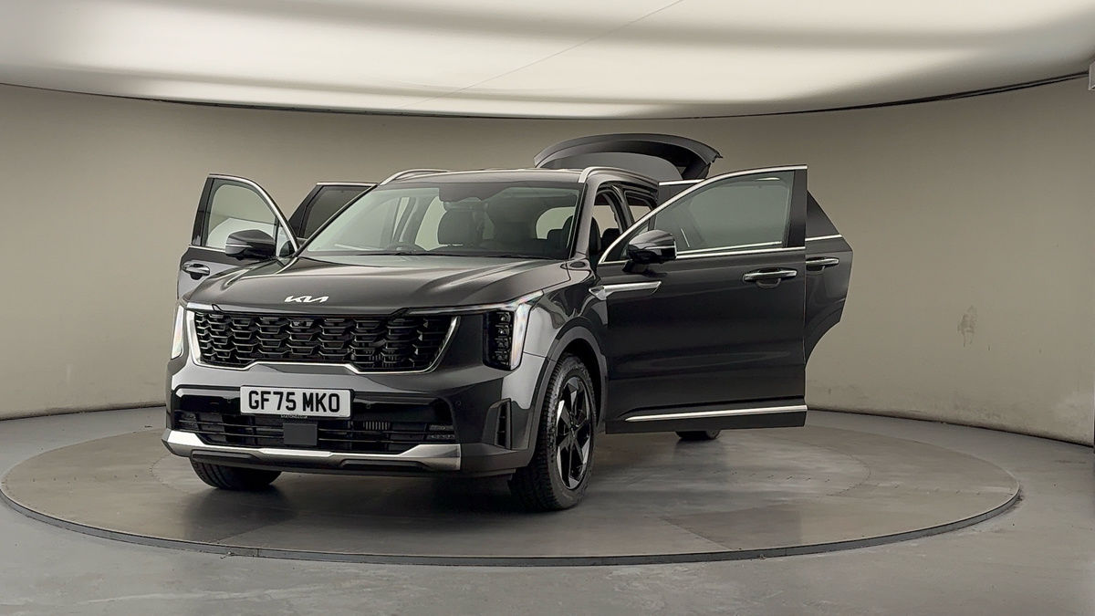 More views of Kia Sorento