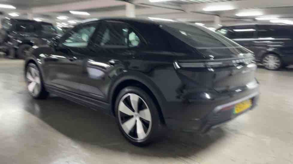 More views of Porsche Macan