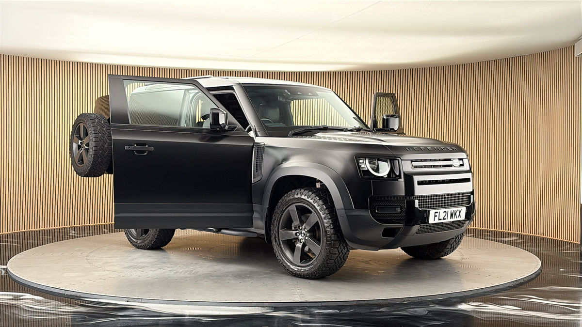 More views of Land Rover Defender 90