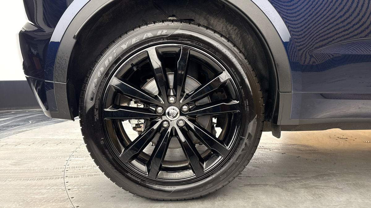 Jaguar E-PACE Image 10