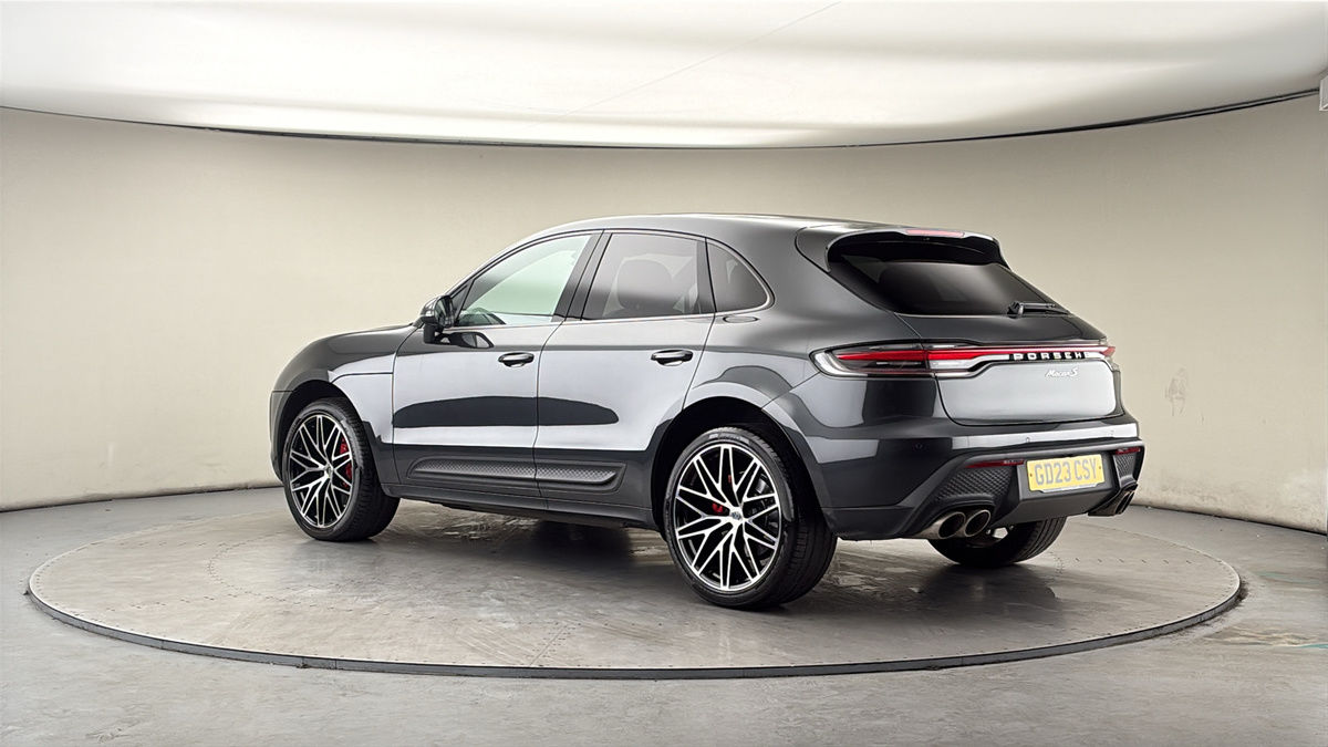 More views of Porsche Macan