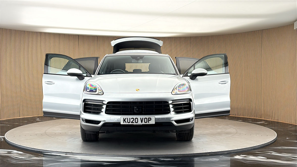 More views of Porsche Cayenne