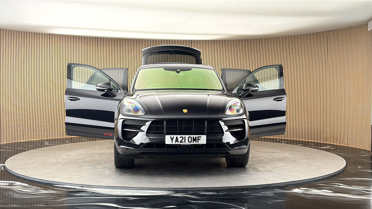More views of Porsche Macan