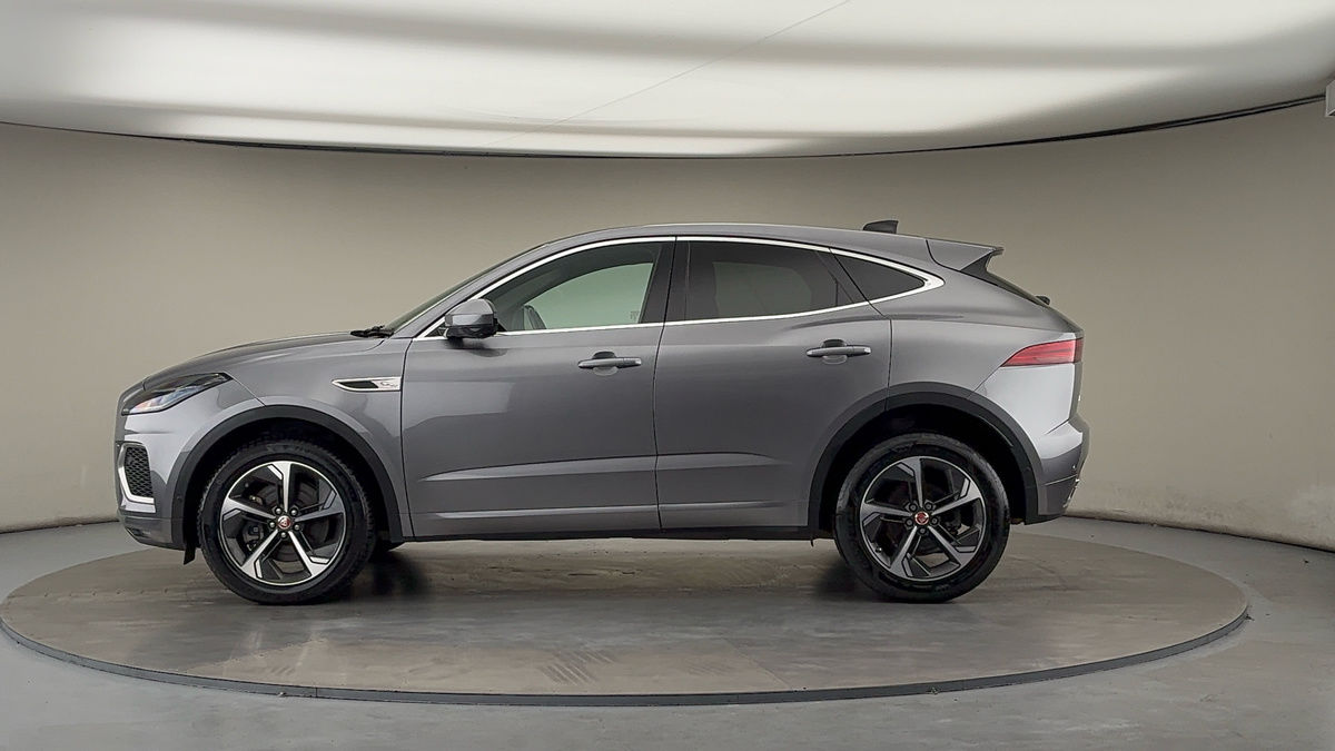 Jaguar E-PACE Image 15