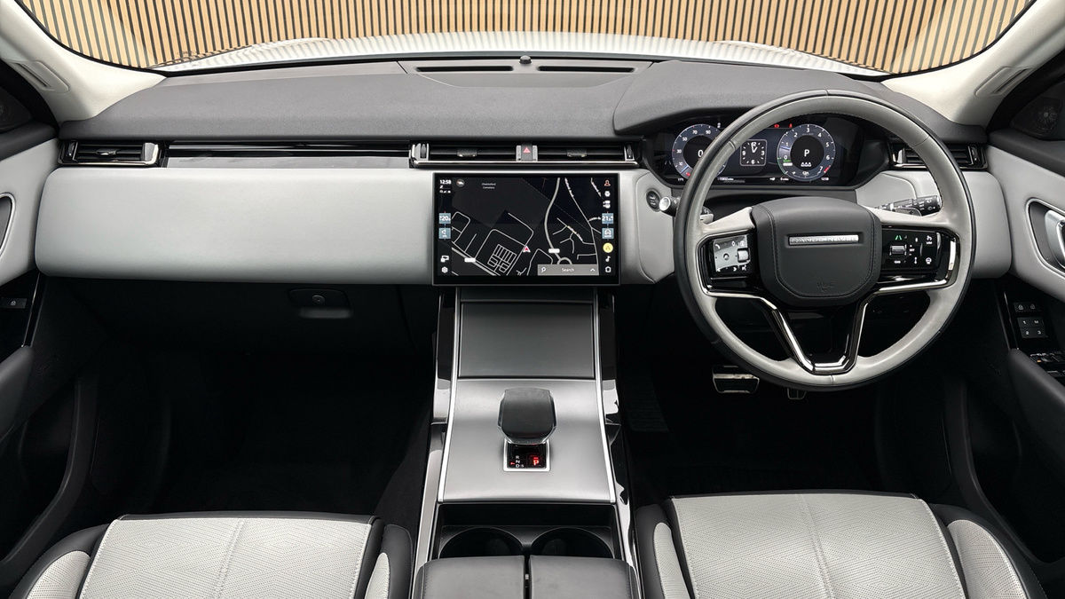 Land Rover Range Rover Velar Image 12