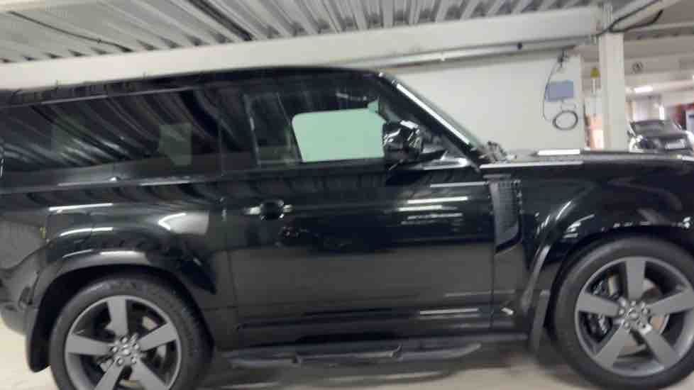 More views of Land Rover Defender 90