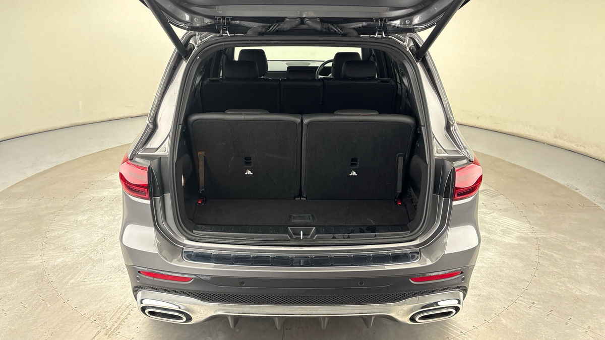 Mercedes-Benz GLB Image 11