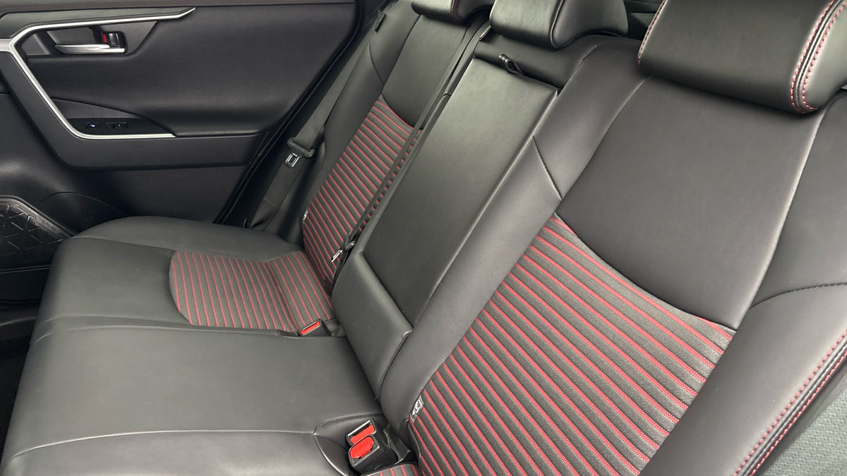 Toyota RAV4 Image 8