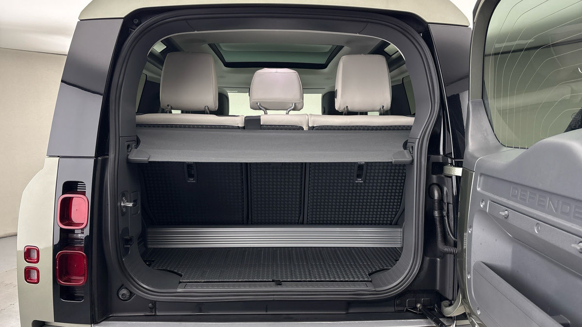Land Rover Defender 90 Image 11