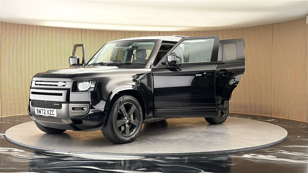More views of Land Rover Defender 110