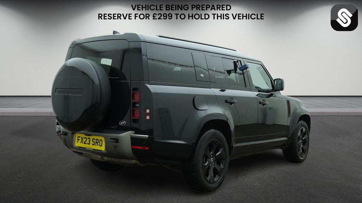 Land Rover Defender 130 Image 4