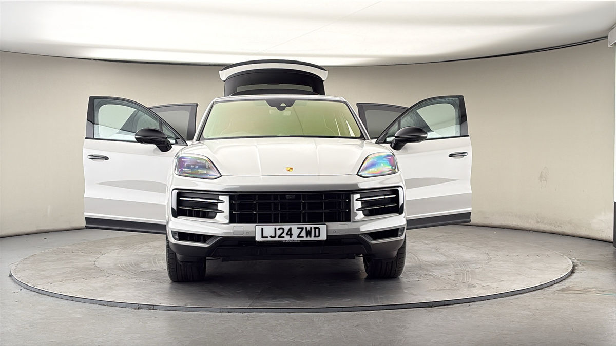 More views of Porsche Cayenne