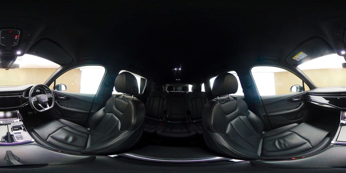 More views of Audi Q7