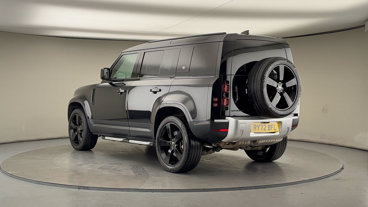 Land Rover Defender 110 Image 2