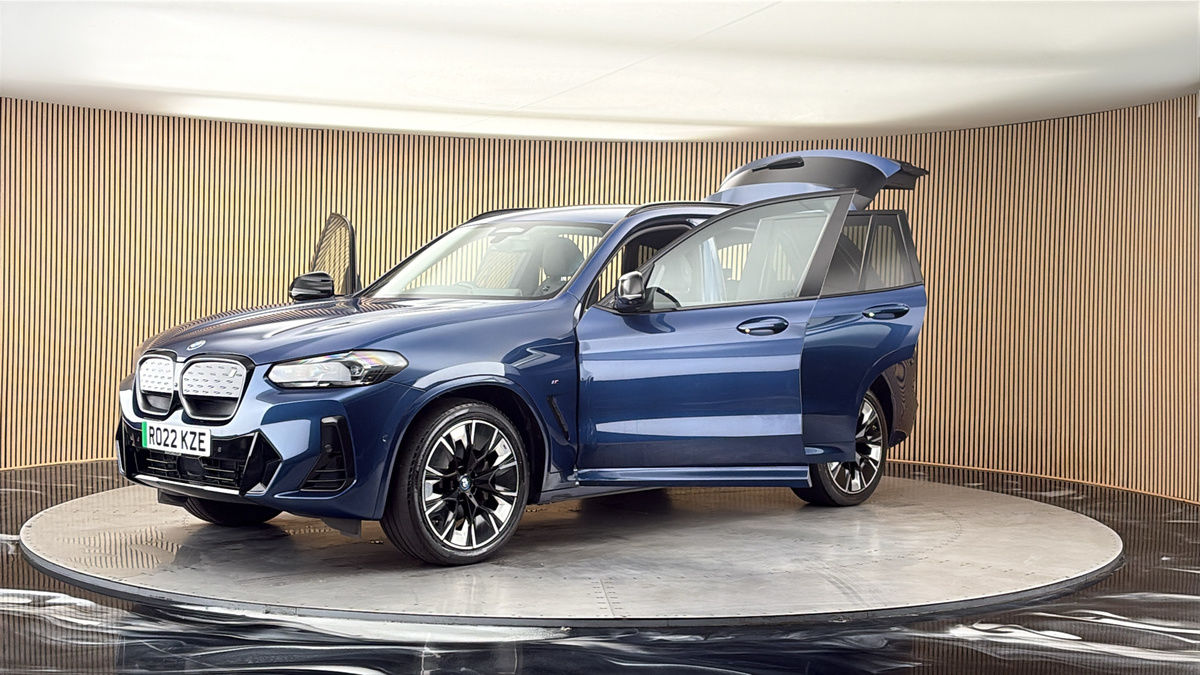 BMW iX3 Image 22