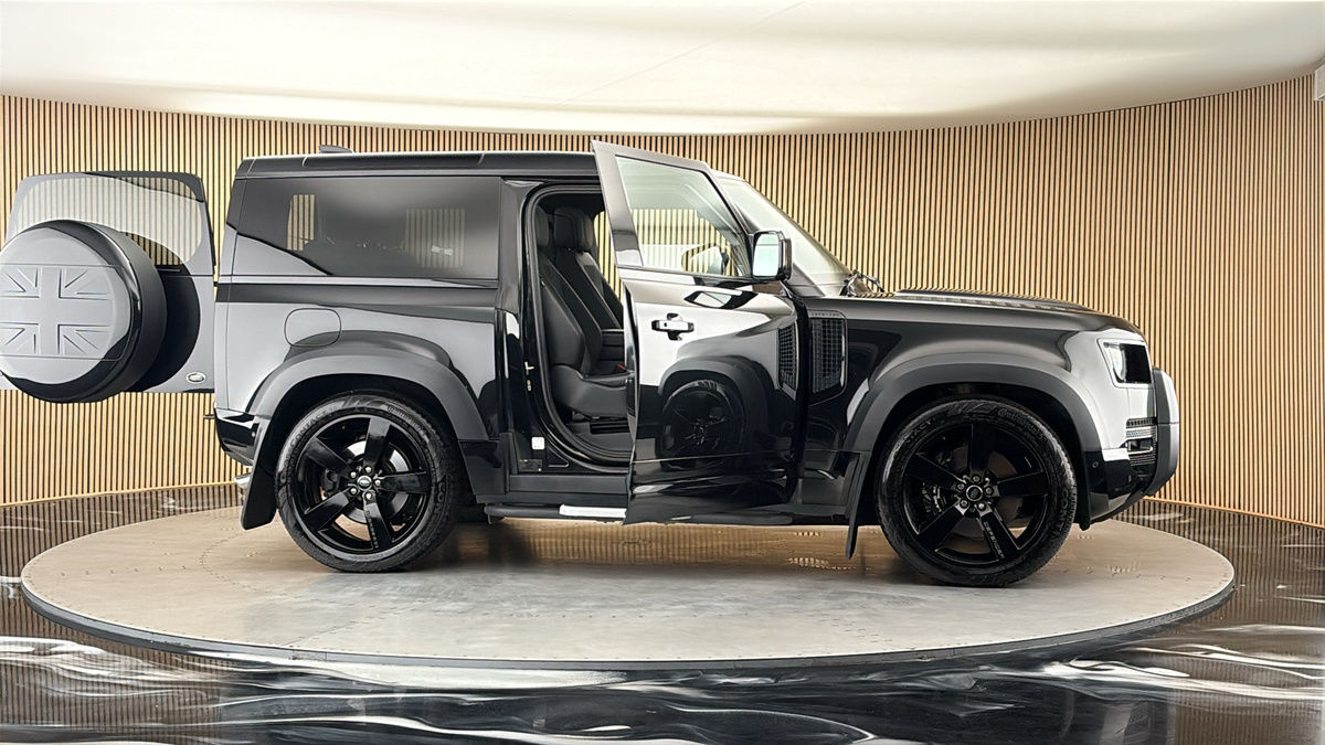 More views of Land Rover Defender 90