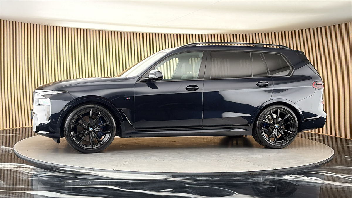 More views of BMW X7