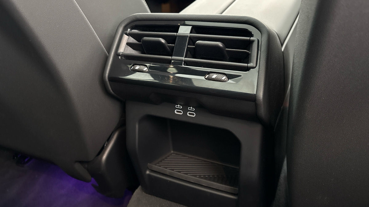 BMW 5 Series Image 25
