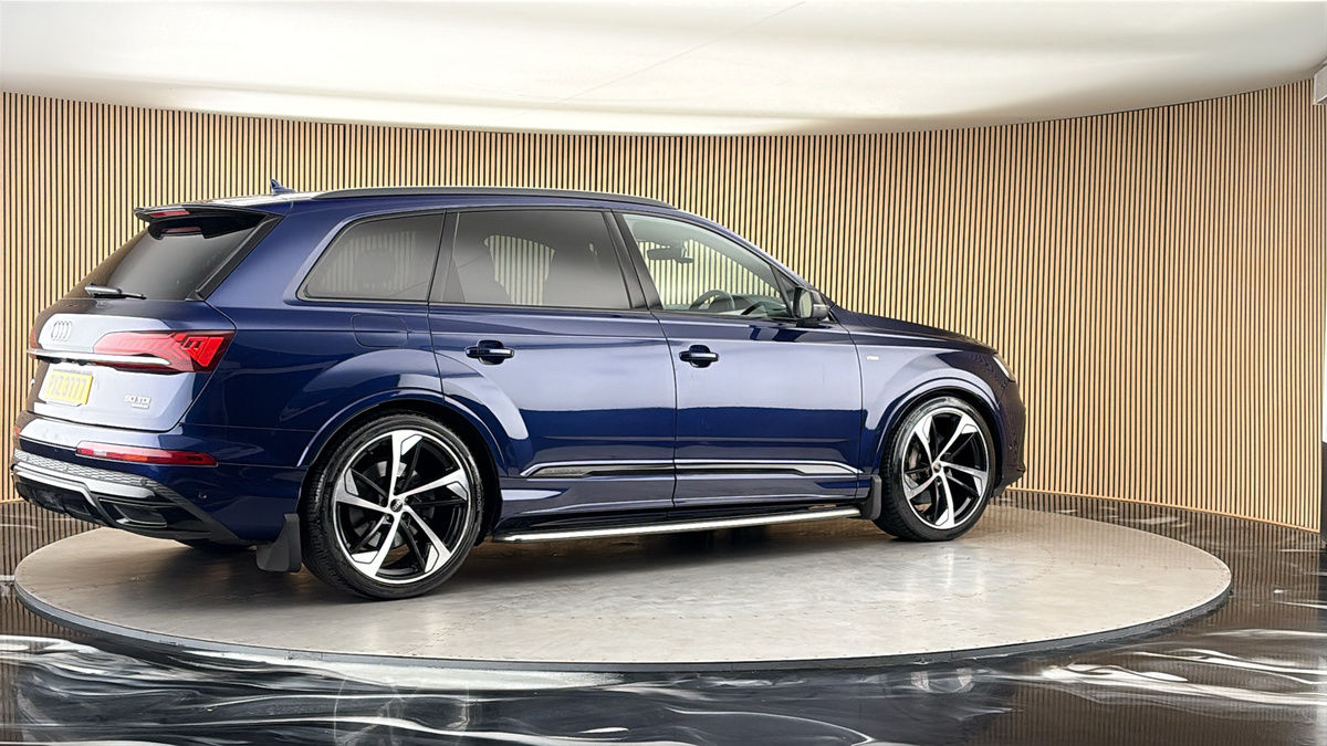 More views of Audi Q7