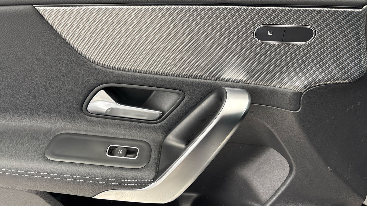 Mercedes-Benz CLA Image 19
