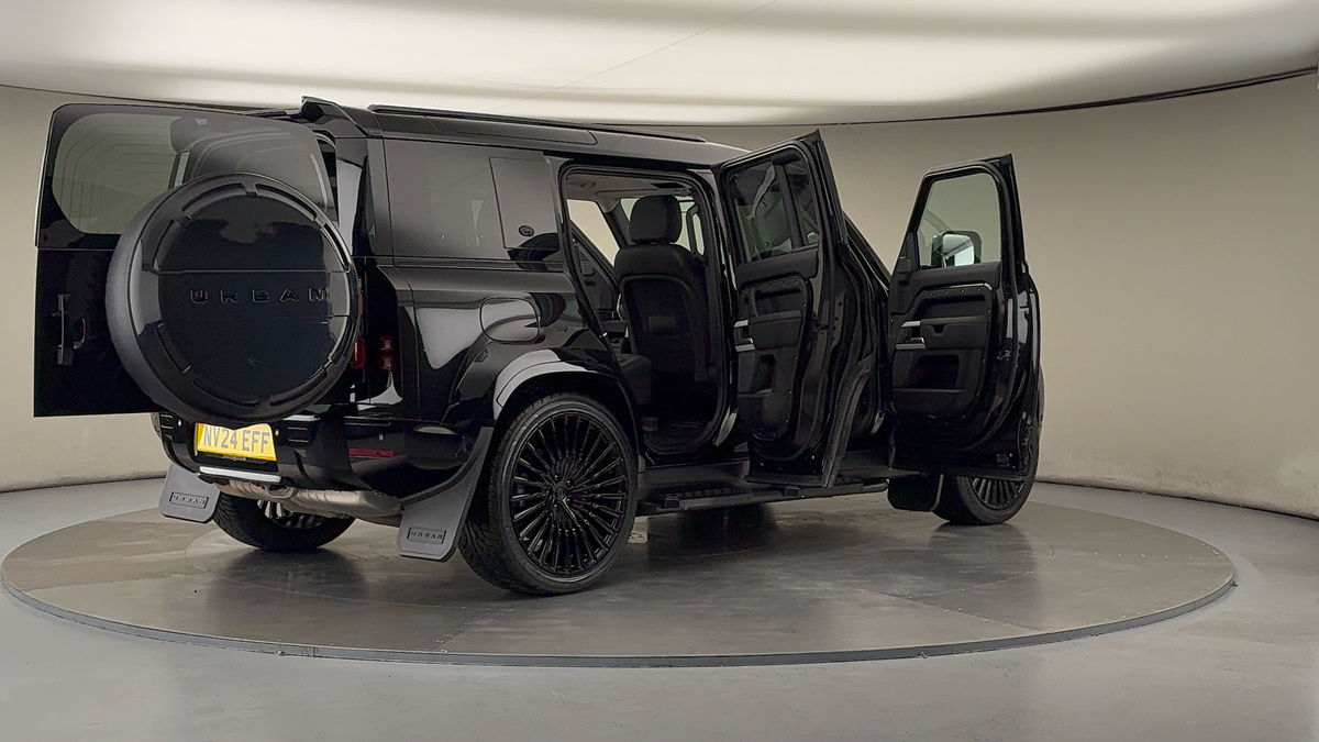 More views of Land Rover Defender 110