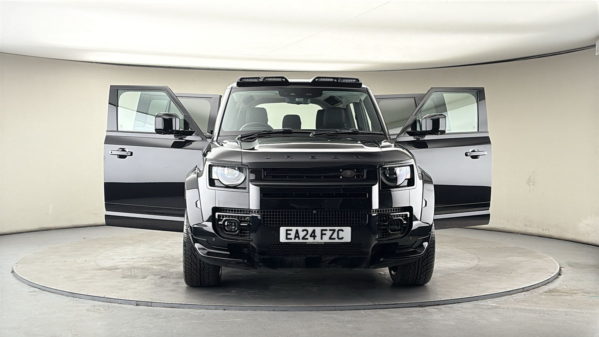 More views of Land Rover Defender 110