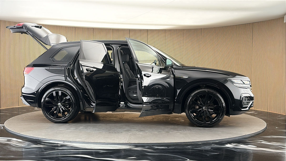 More views of Volkswagen Touareg