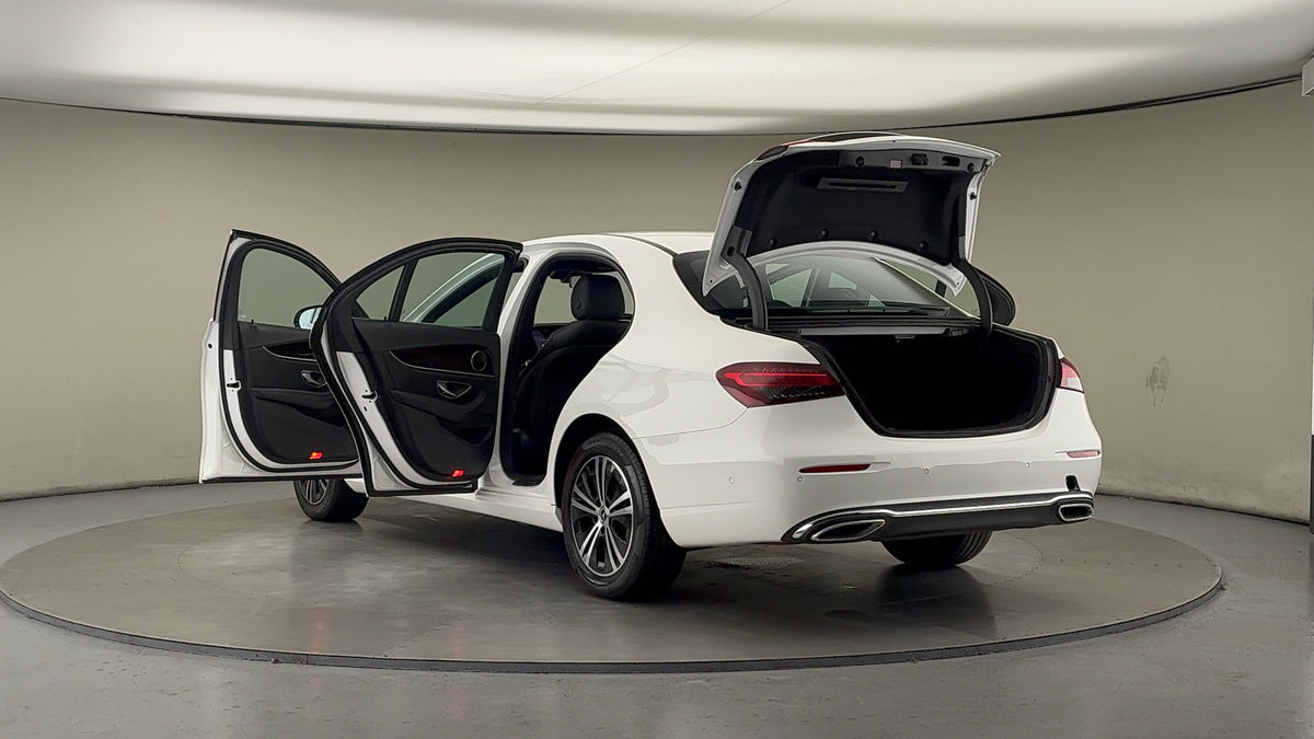 Mercedes-Benz E Class Image 23