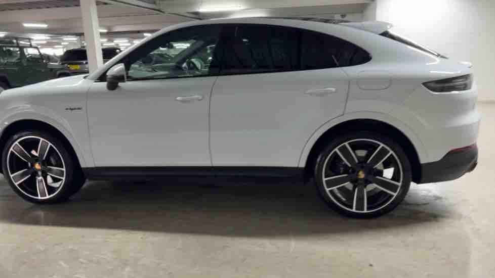 More views of Porsche Cayenne