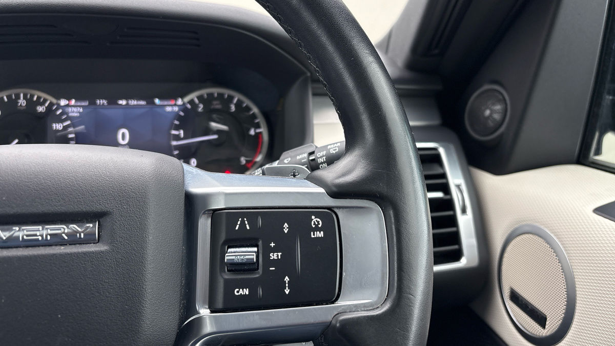 Land Rover Discovery Image 14