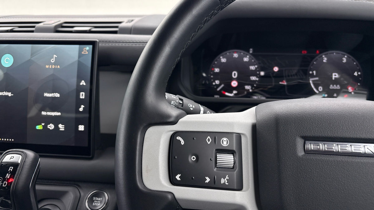 Land Rover Defender 90 Image 13