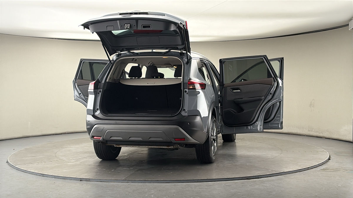 More views of Nissan X-Trail