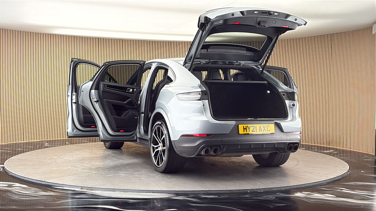 More views of Porsche Cayenne