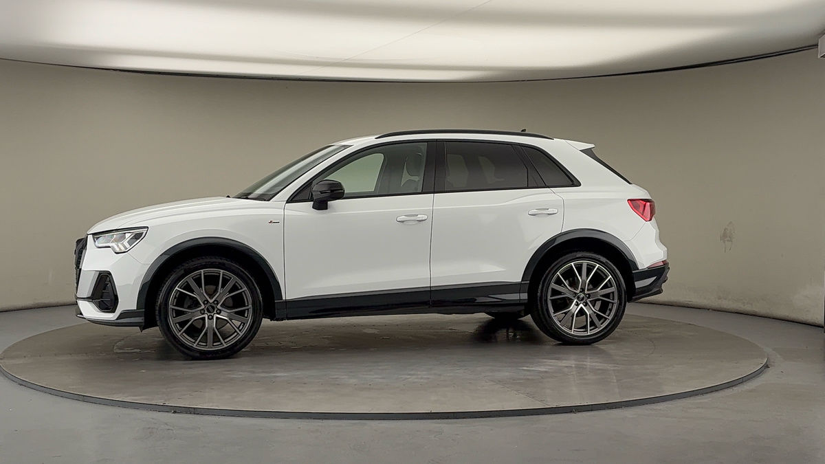 More views of Audi Q3